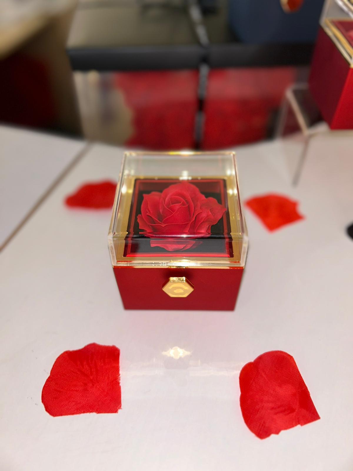 Box 360° : Rose éternelle de savon avec bijoux personnalisable