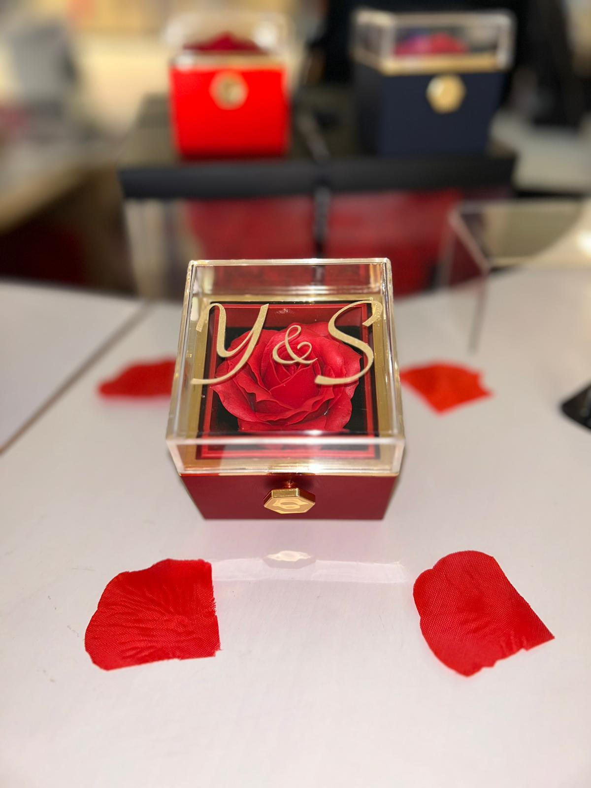 Box 360° : Rose éternelle de savon avec bijoux personnalisable